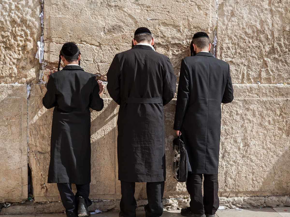 orthodox jewish sect praying jerusalem