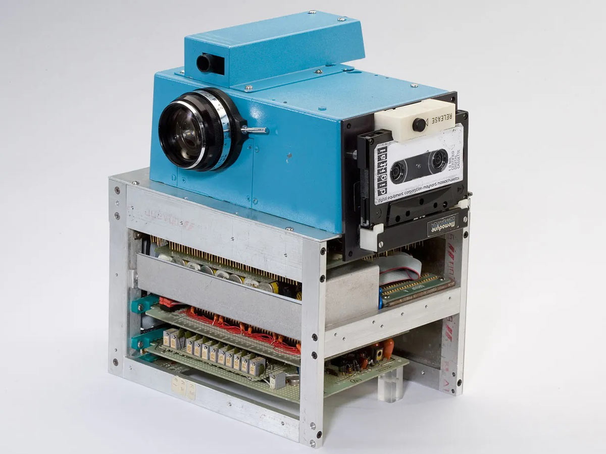 1975 digital camera prototype
