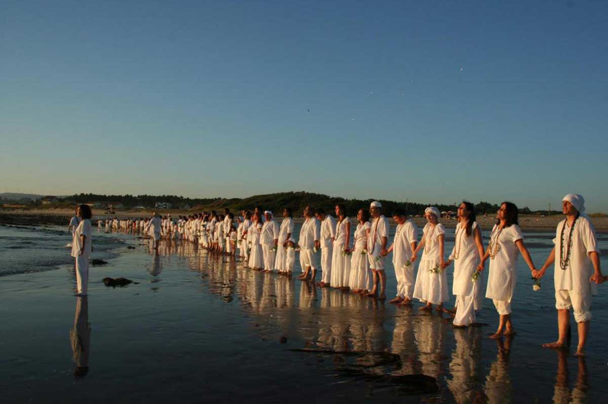 candomblé worshippers white beach prayer religion brazi