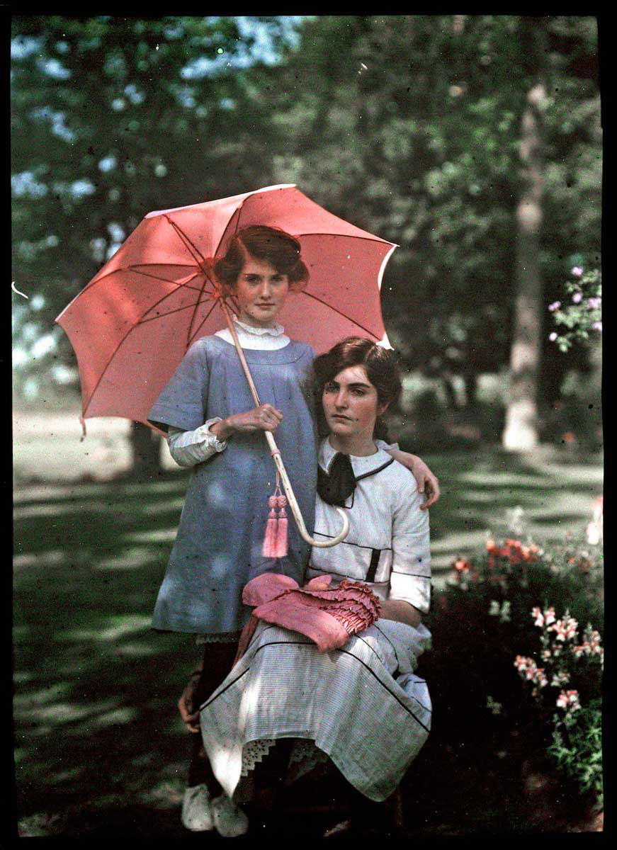 etheldreda laing autochromes pose parasol