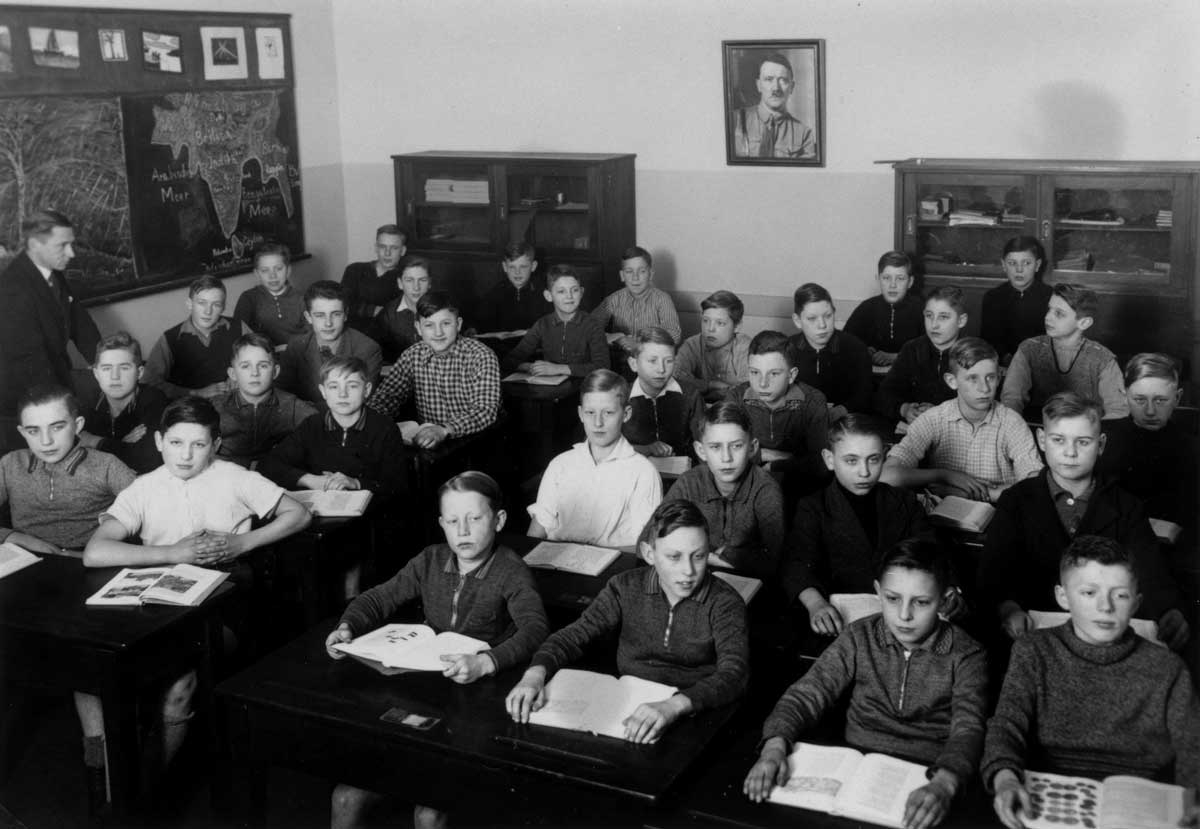 german classroom adolf hitler portrait