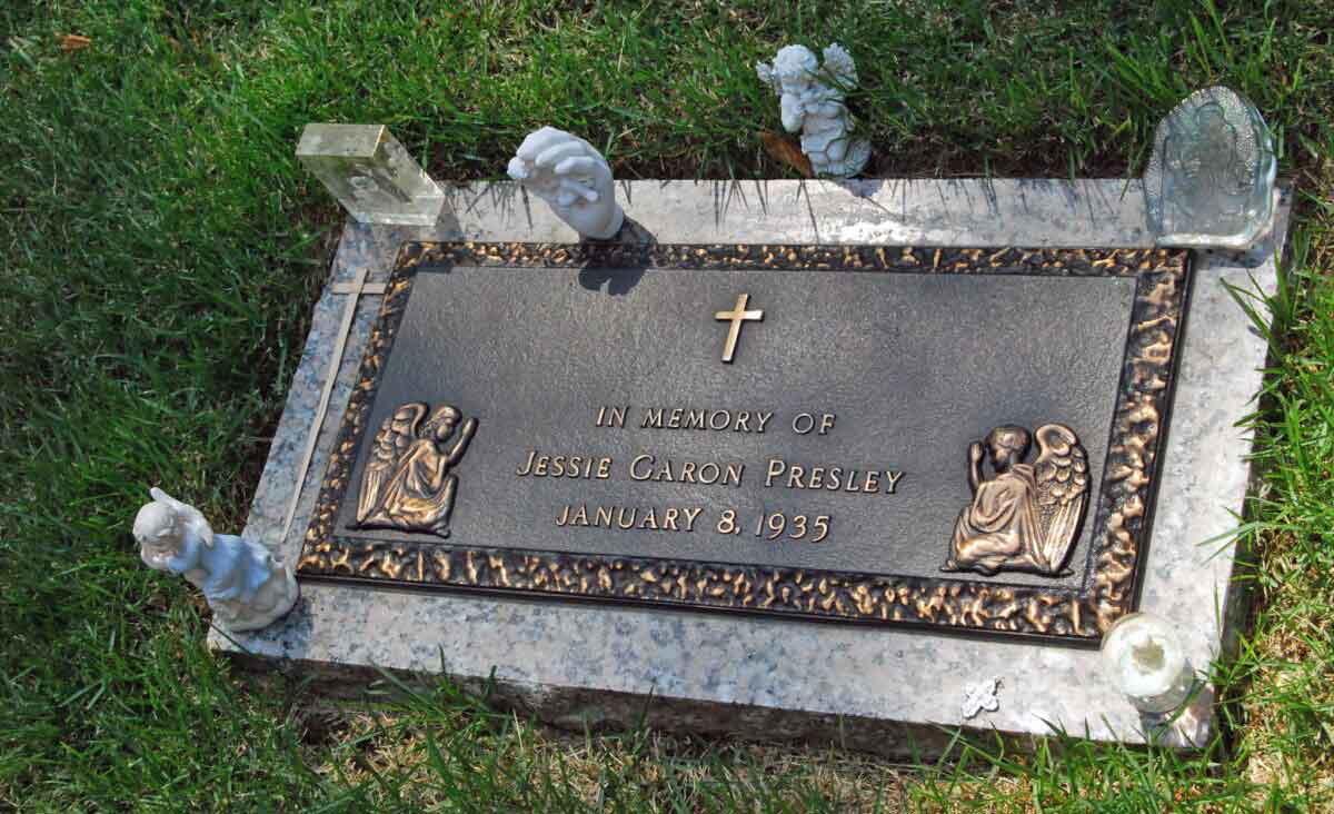 grave jesse cenotaph