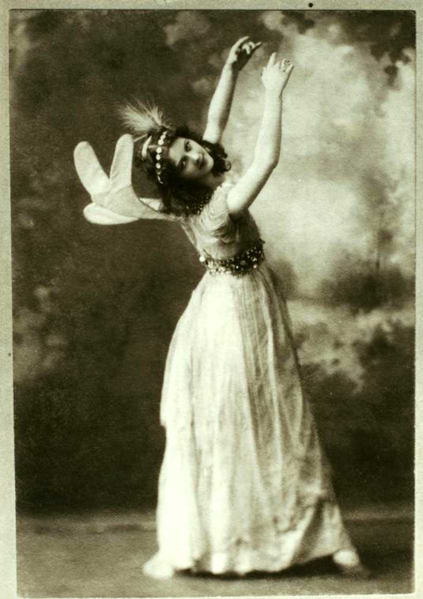 isadora duncan young fairy dancer pioneer shakespeare