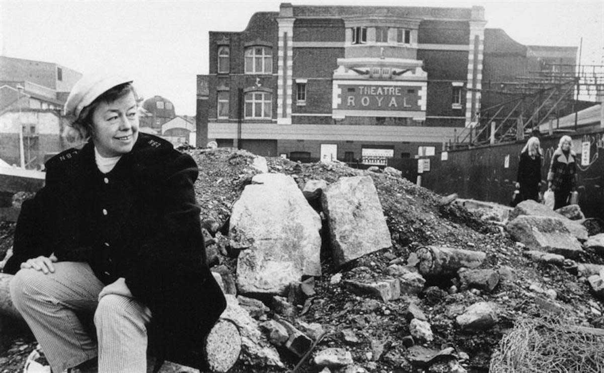 joan littlewood photo