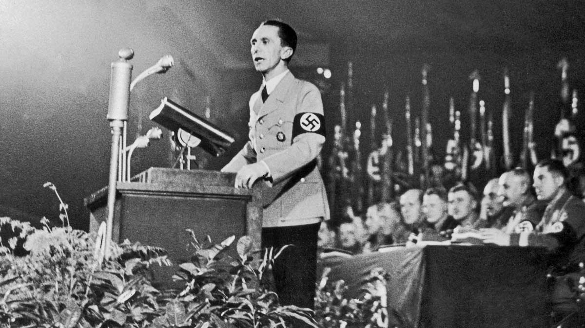 joseph goebbels propaganda minister nazi gathering