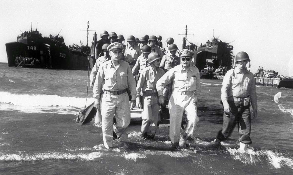 mcarthur returns philippines 1945