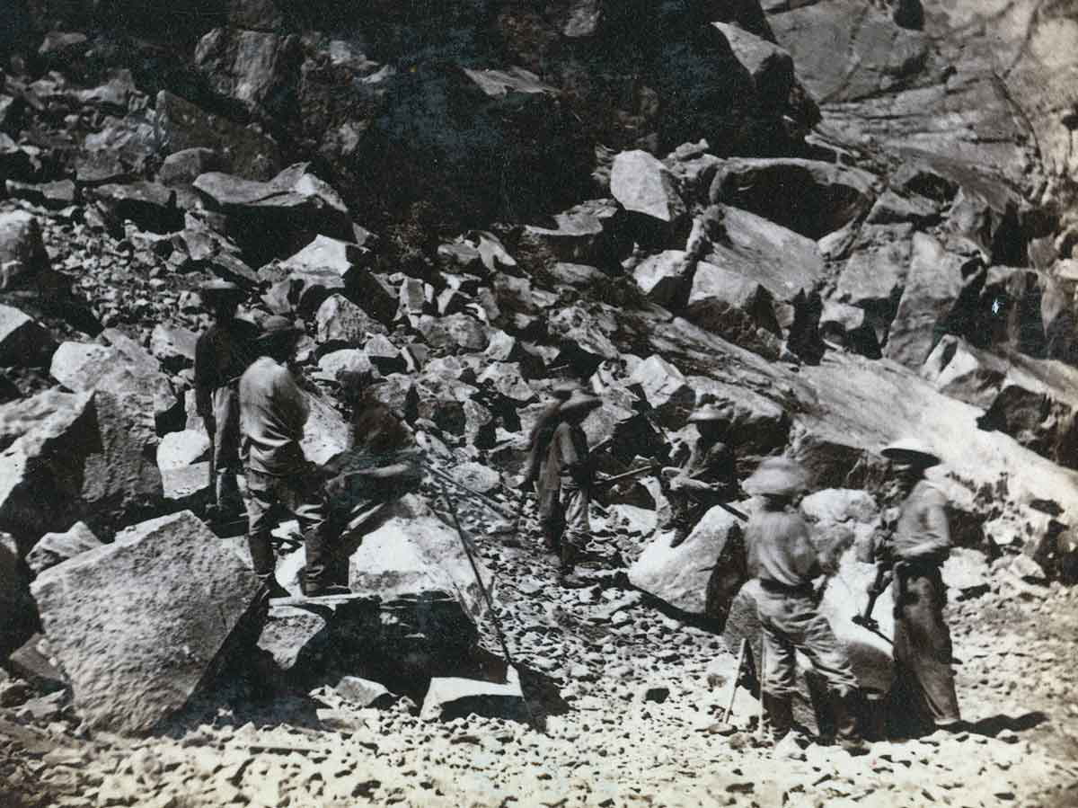 railroad workers chinese immigrants