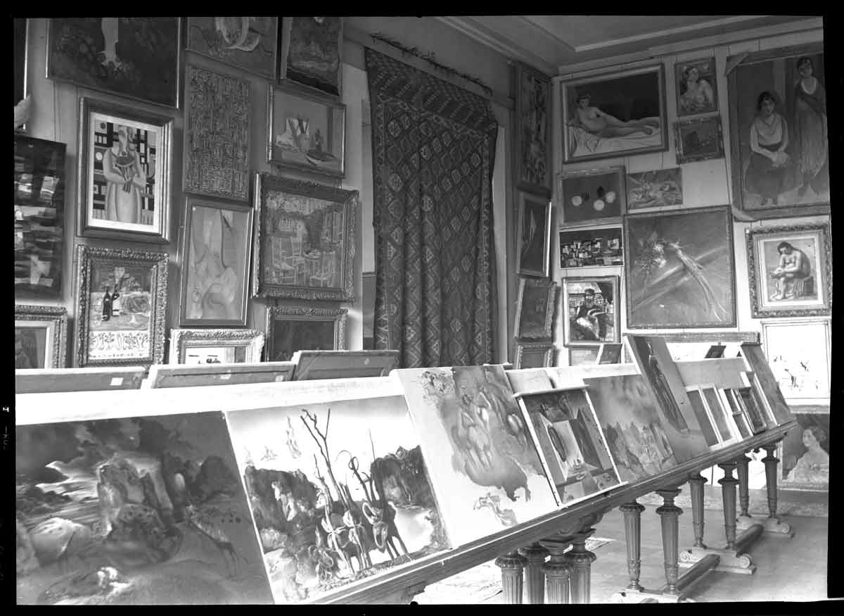 room full of looted art at jeu de paume
