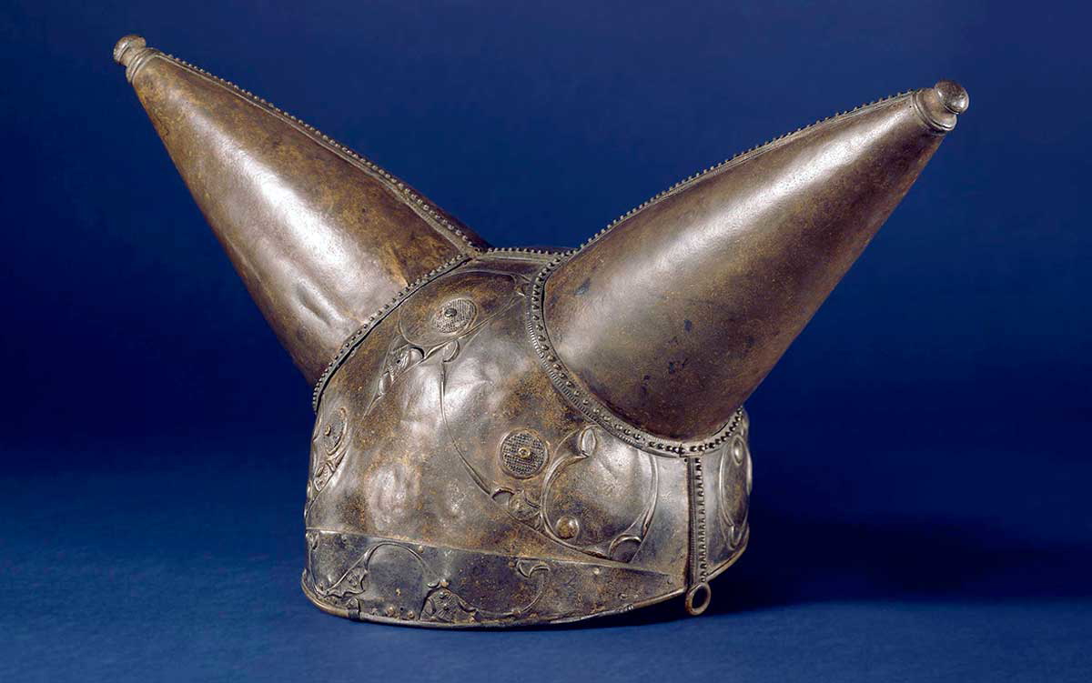 waterloo helmet britons