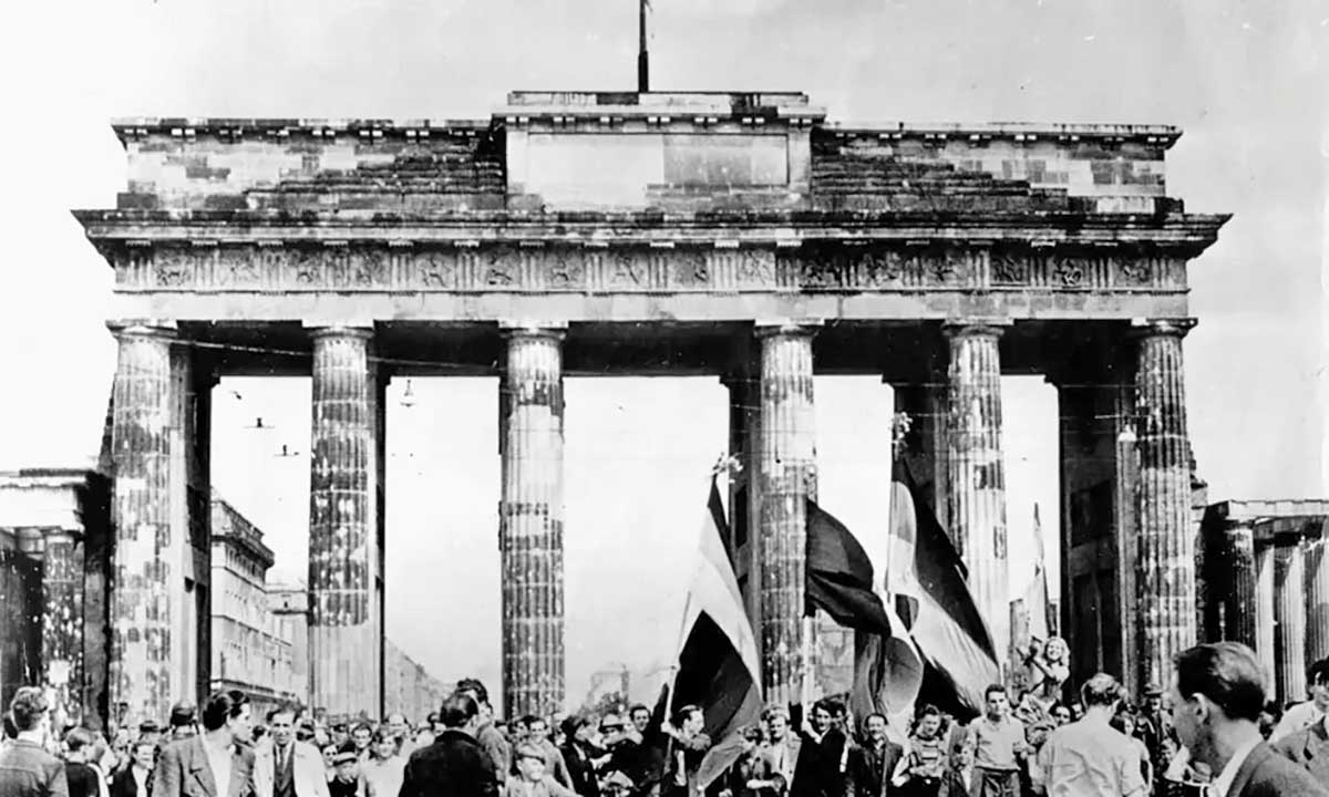 democracy march brandenburg gate 1953 the guardian