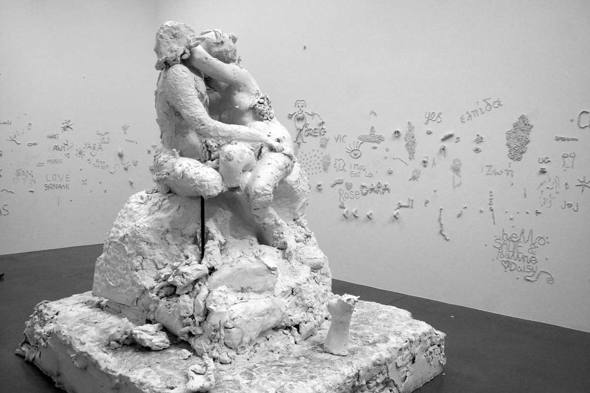 fischer kiss sculpture