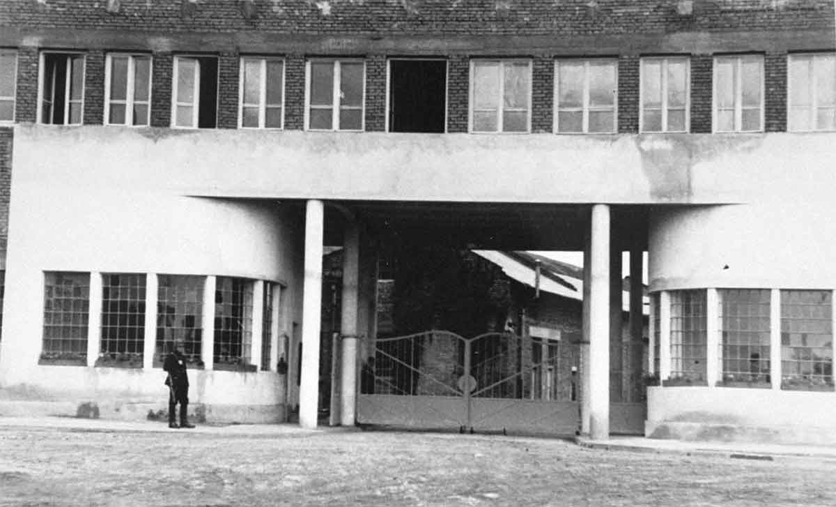 oskar schindler krakow factory emalia