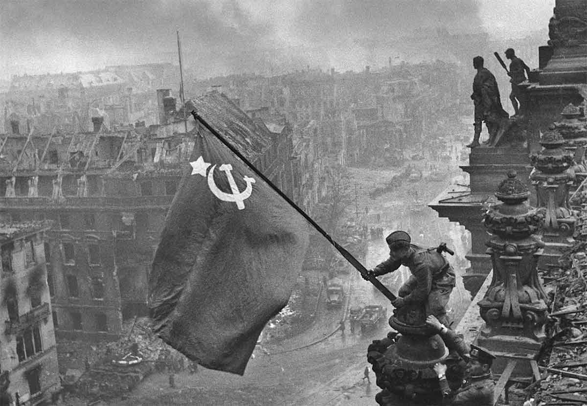soviet flag over reichstag