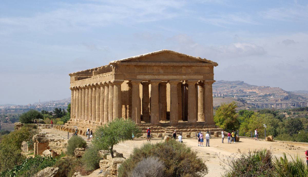 Archaeologists, Temple of Concordia