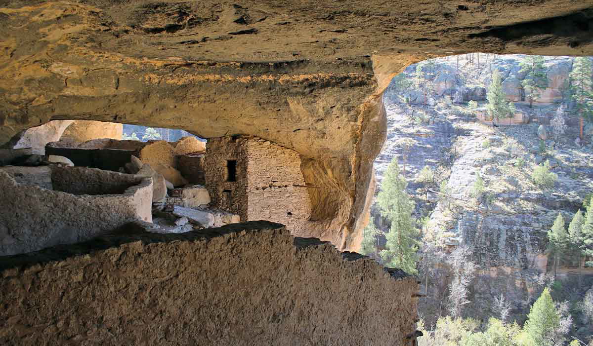 gila cliff dwellings photo