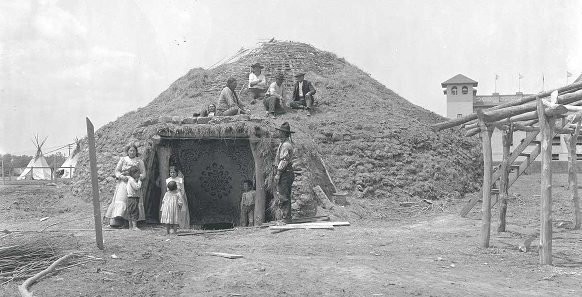 Pawnee traditional housing