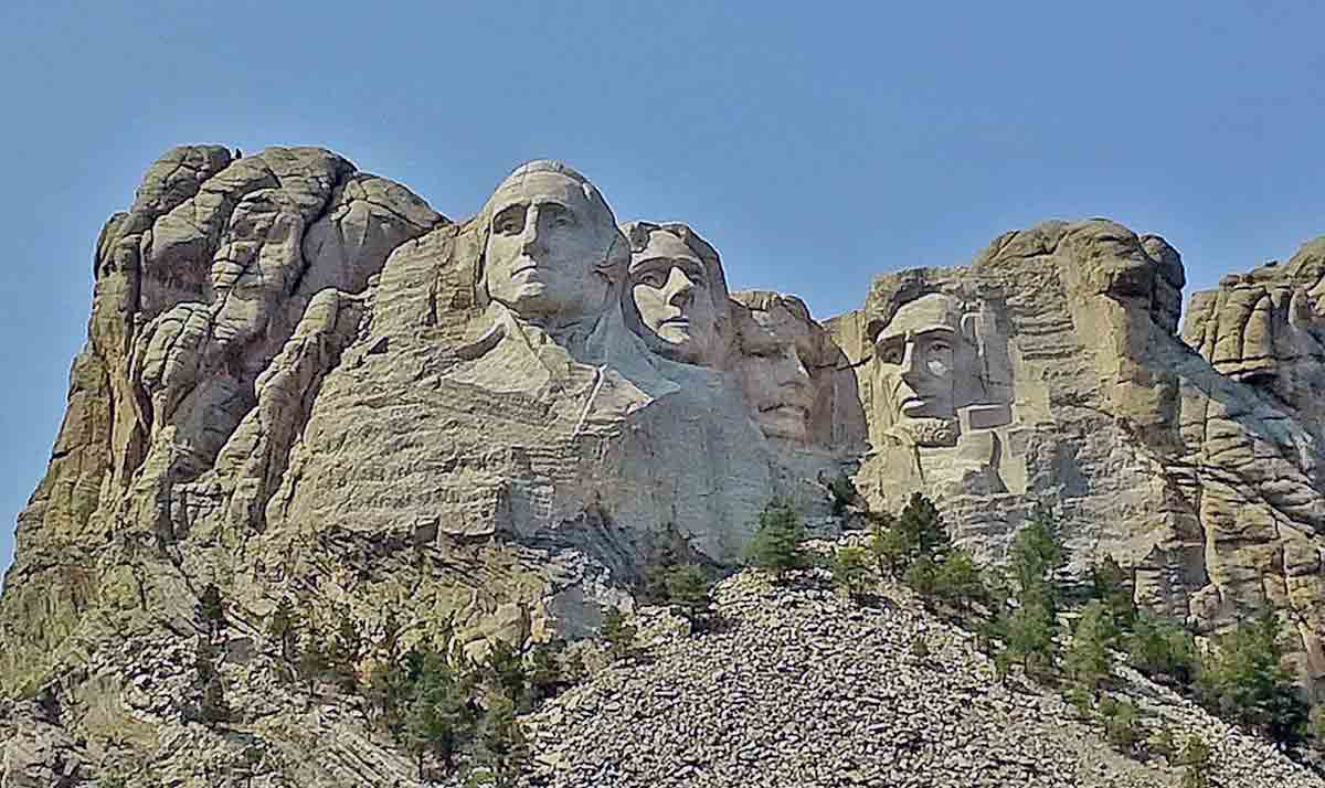 The Mount Rushmore National Monument on Harney Peak Granite of the Black Hills, Source: Wikimedia Commons 