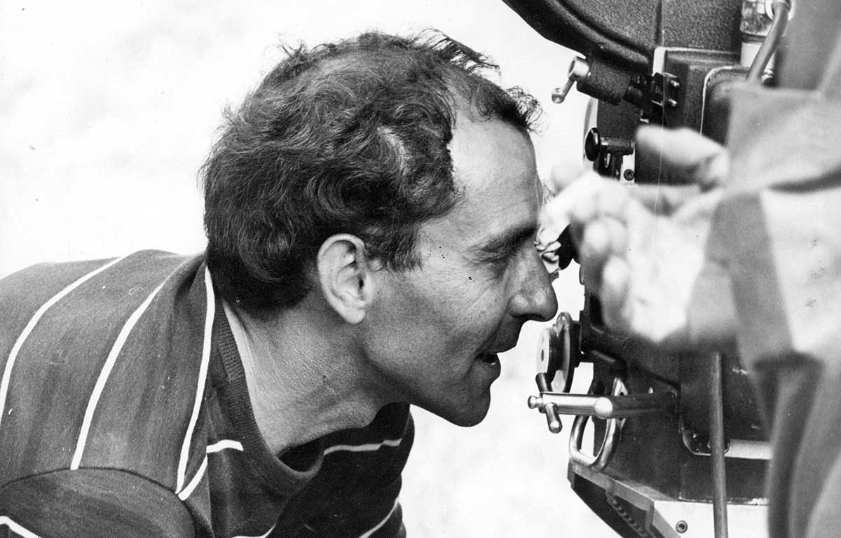 jean luc godard looking through camera
