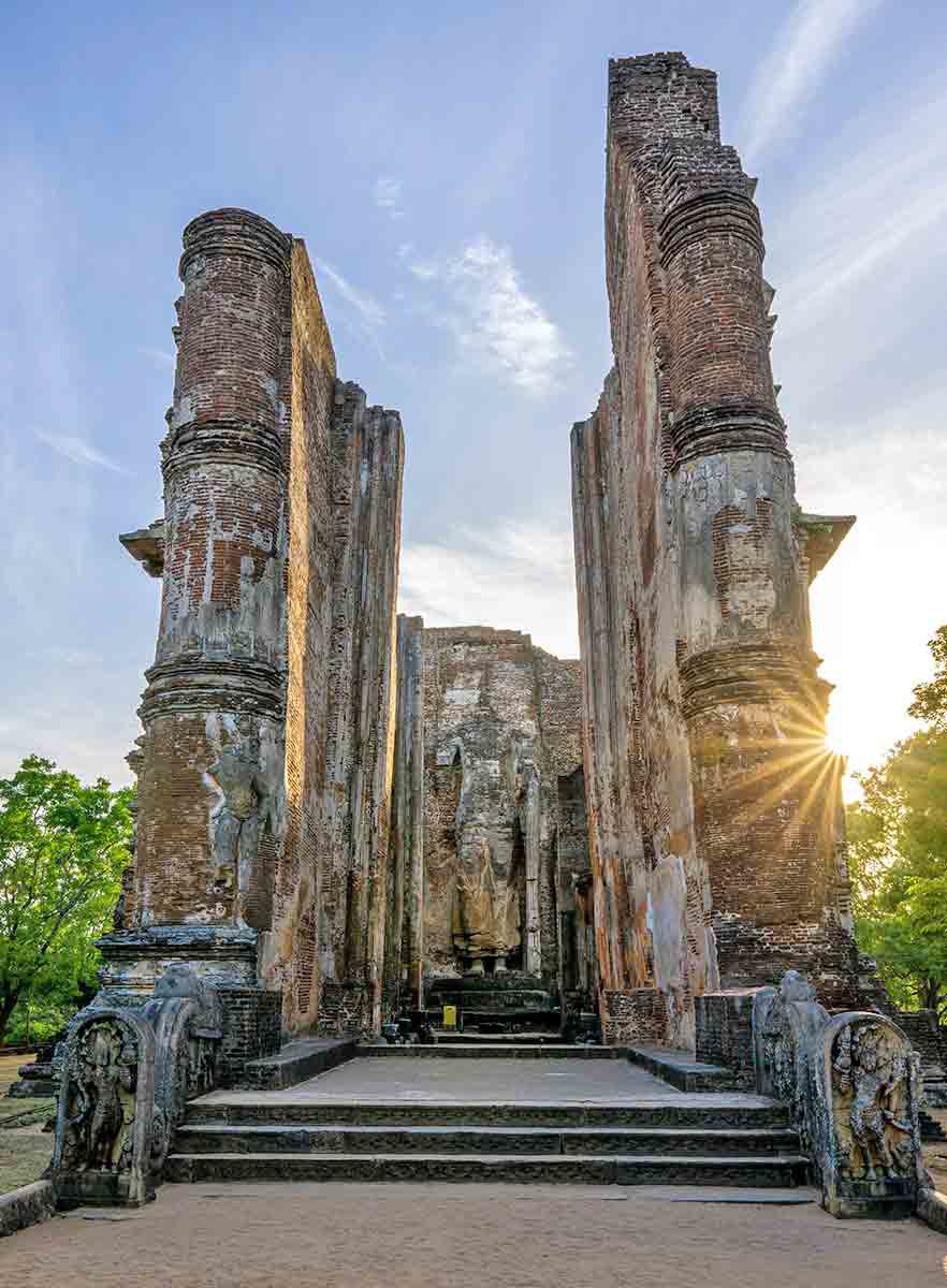 lankatilaka vihara temple polonnaruwa photo