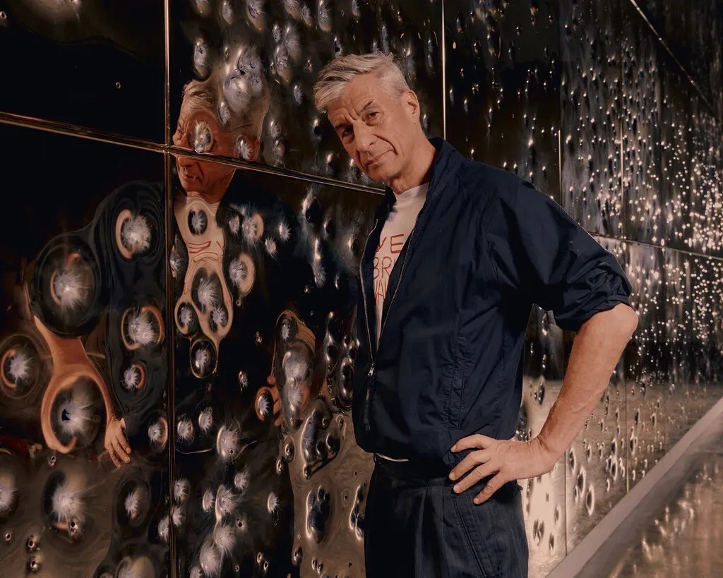 maurizio-cattelan-artist-photo-new-york-times