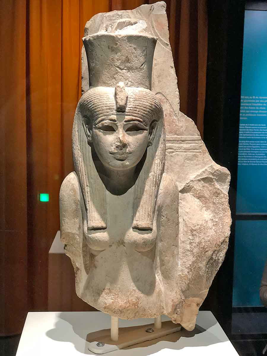 mut statue