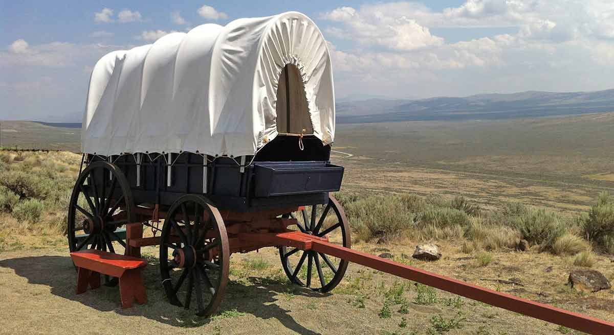Replica wagon in Oregon. Source: Travel Oregon