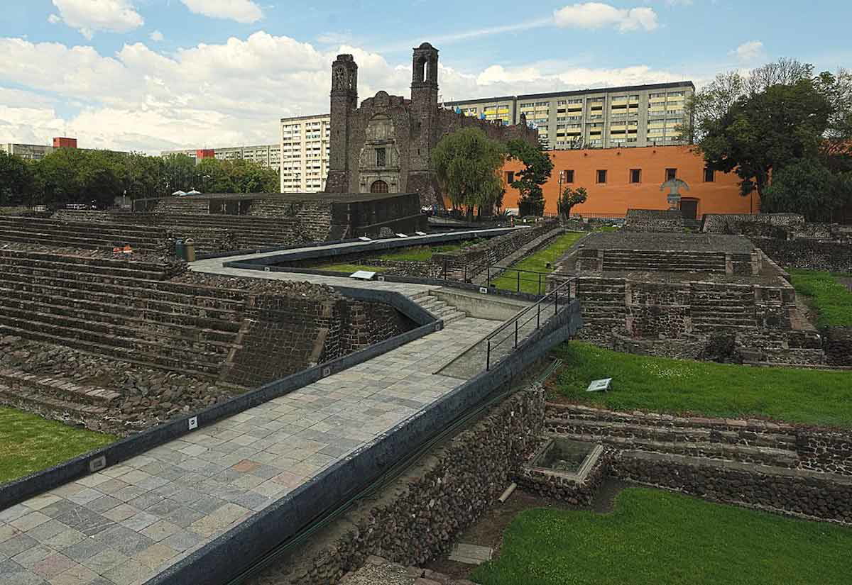 plaza de las tres culturas