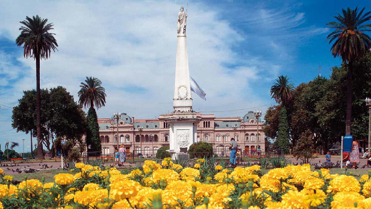 plaza de mayo buenos aires