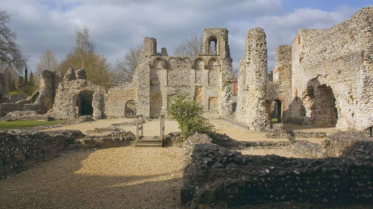 wolvesey castle ruins