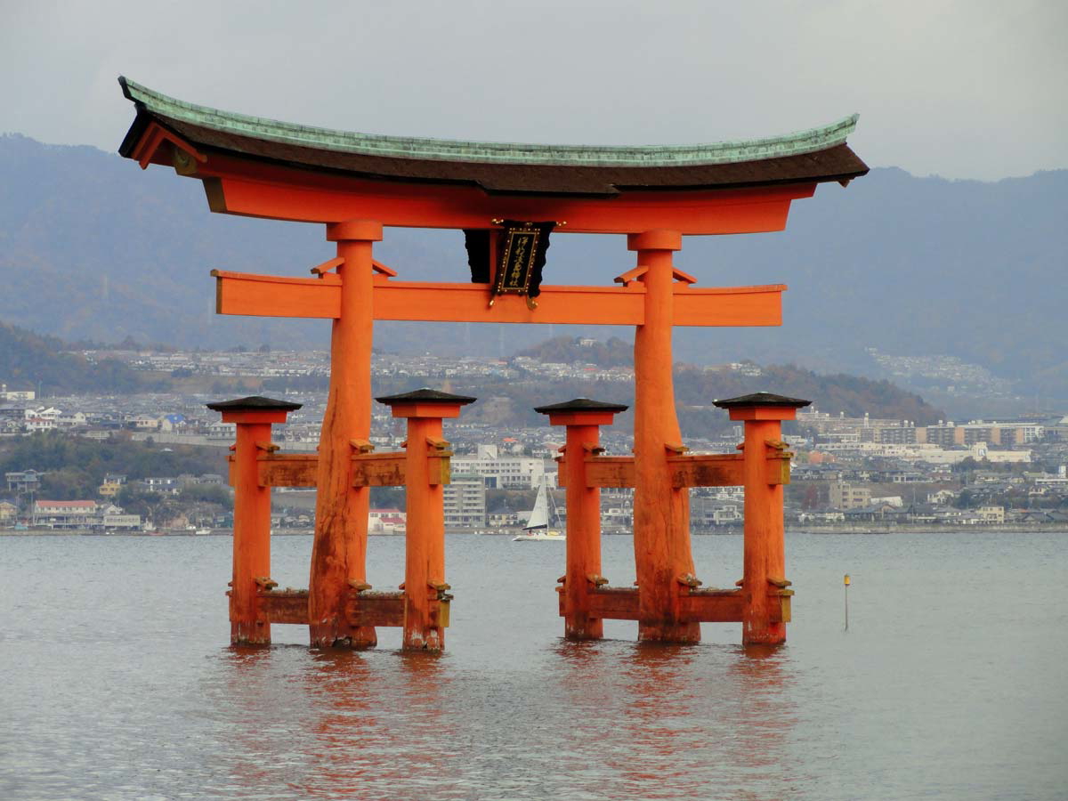 Itsukushima jinja torii