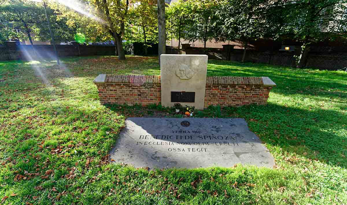 Baruch Spinoza’s burial monument in the Hague. Source: Wikimedia Commons