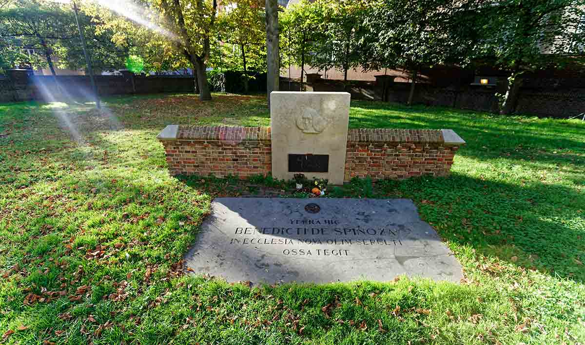 Baruch Spinoza’s burial monument in the Hague. Source: Wikimedia Commons