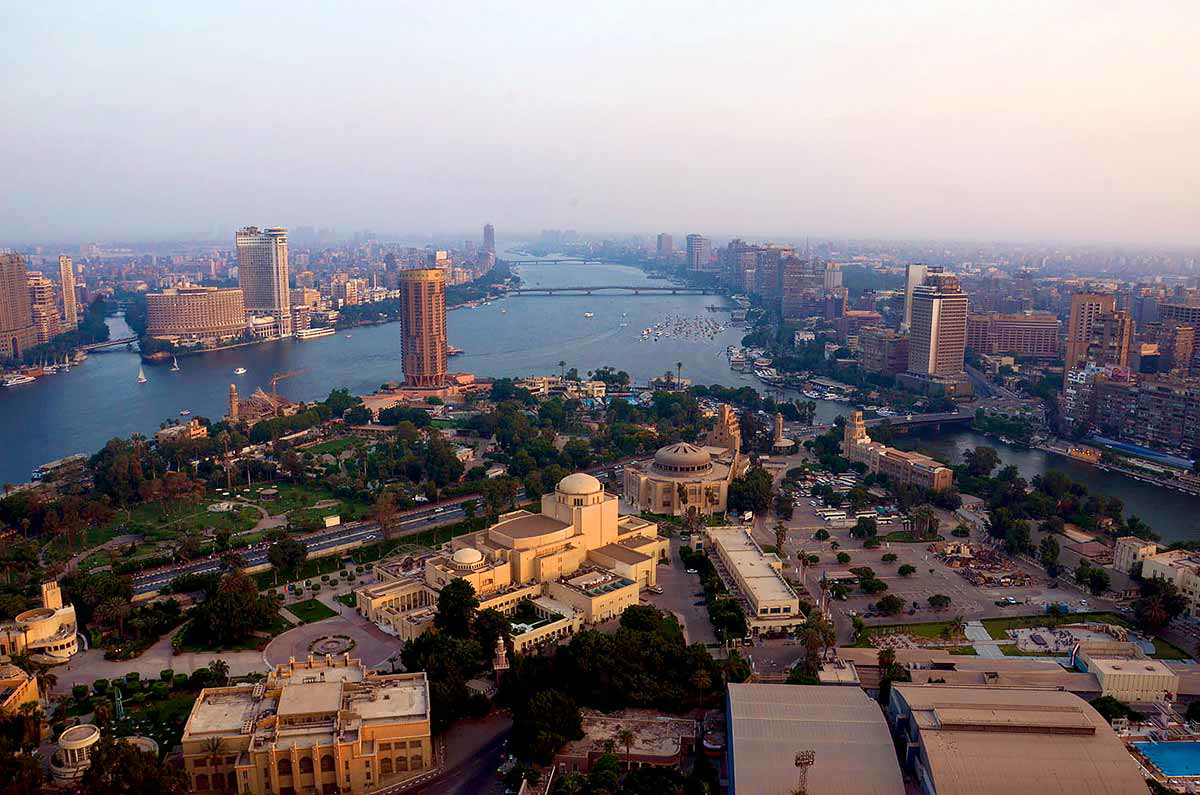 View of Cairo (and Giza City on the top right) from directly above El-Tetsh Stadium facing south. Image: Wikimedia Commons