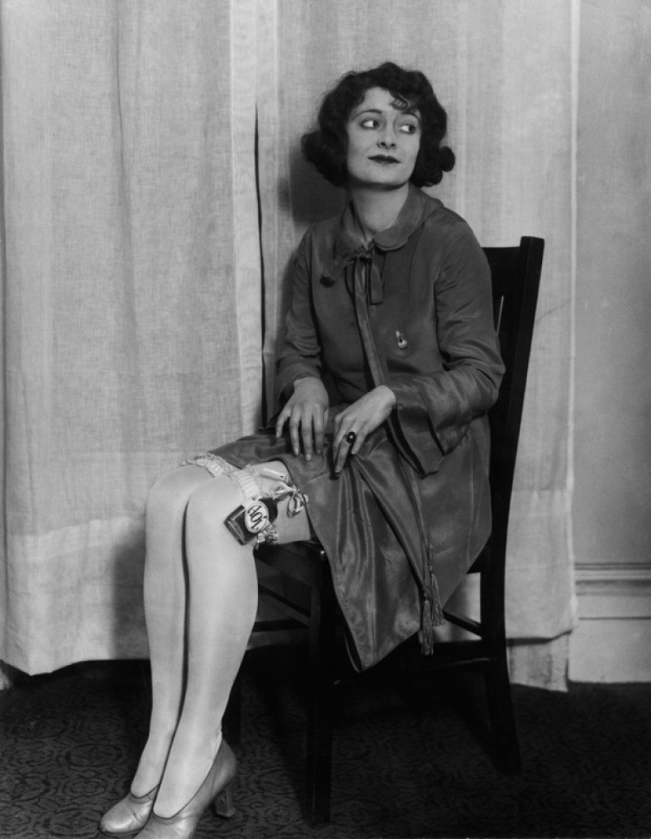 flapper whiskey flash garter prohibition 1920s