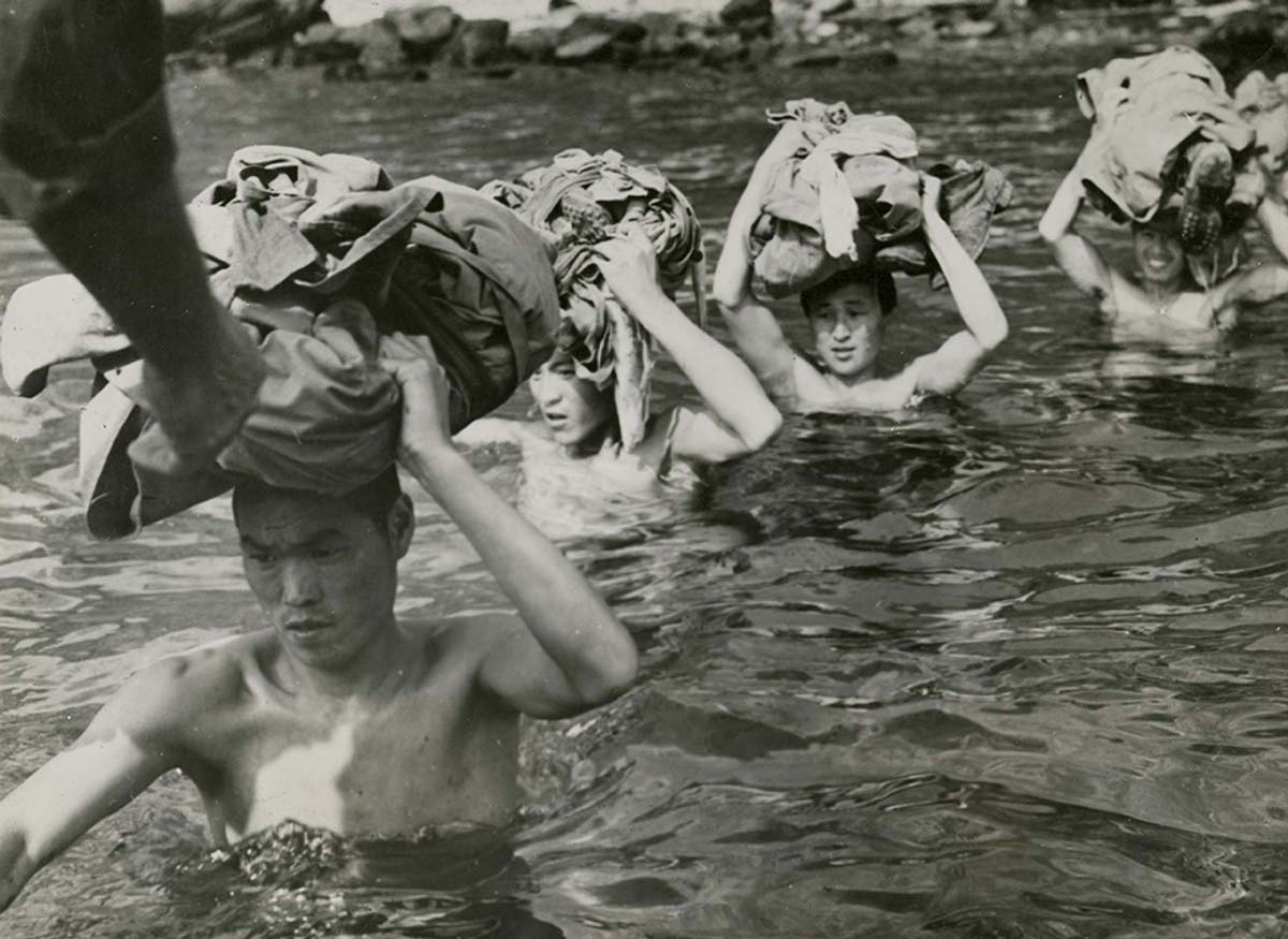 japanese surrendering 1945
