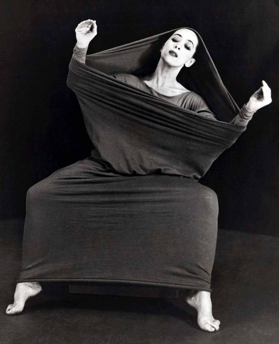 martha graham lamentation costume cloth dancing dancer