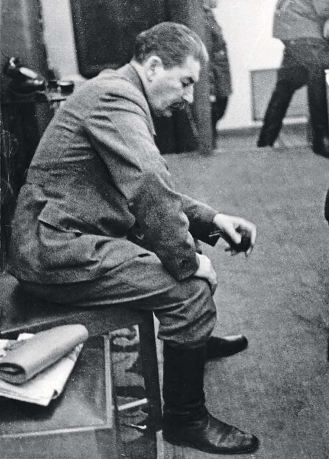 sad stalin 1941
