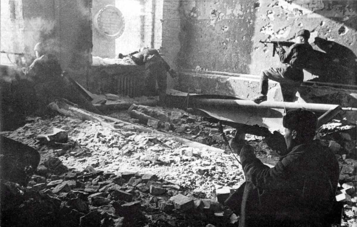 soviet soldiers stalingrad