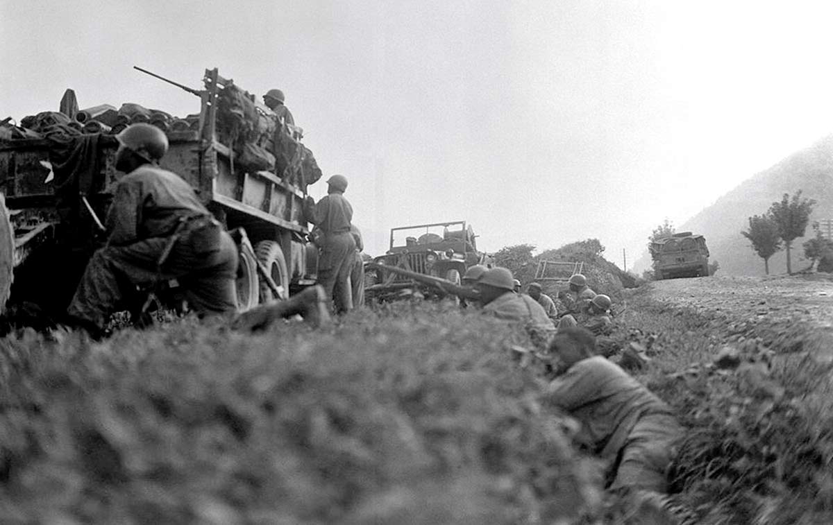 U.S. Troops Dig In 1950 Source: Department of Defense 