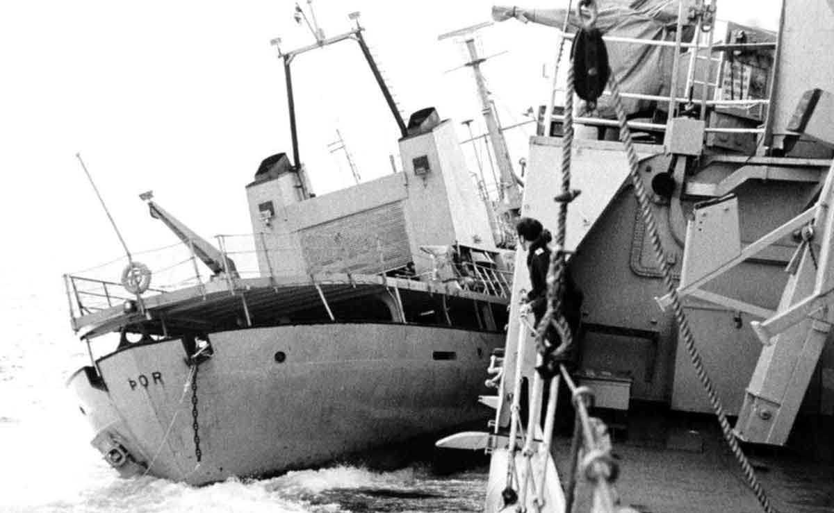 cod war collision