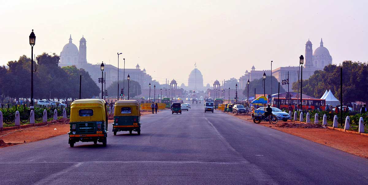 delhi architecture tuktuk