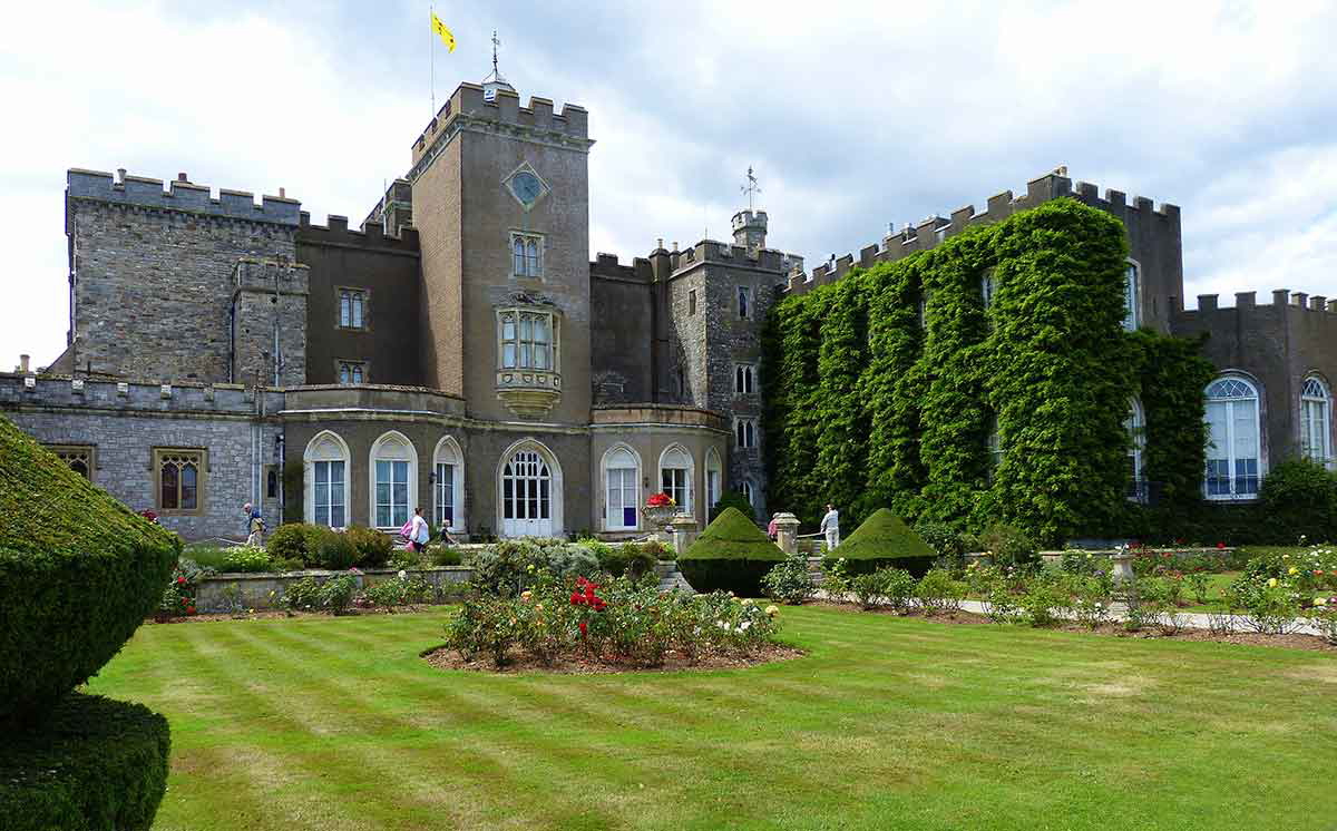 devon historical places powderham castle
