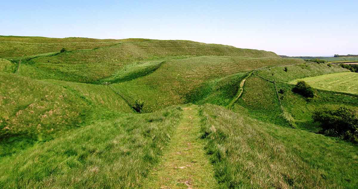 dorset historical sites maiden castle