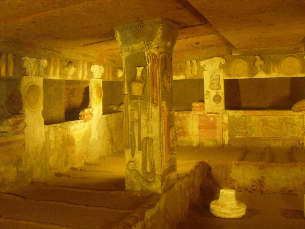 etruscan tomb interior cerveteri