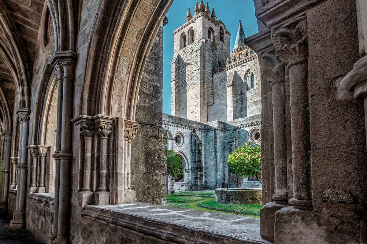 evora cathdreal cloister