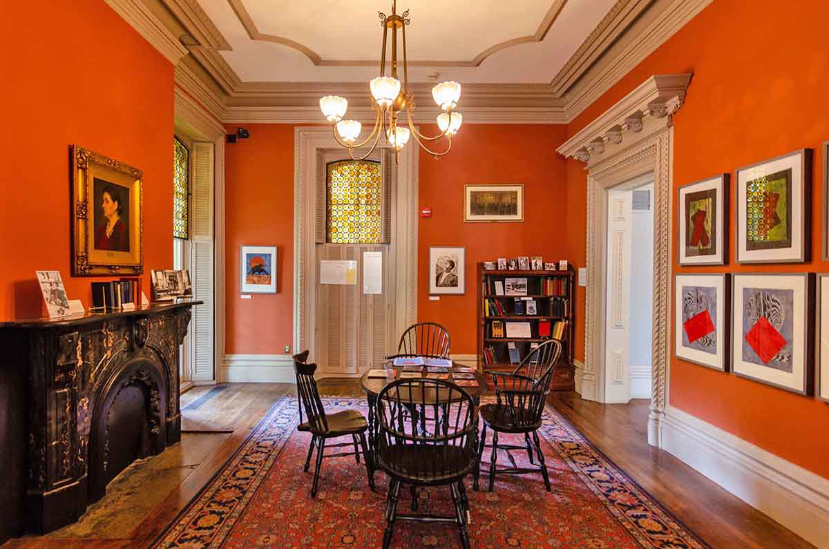 inside hull house museum chicago attraction