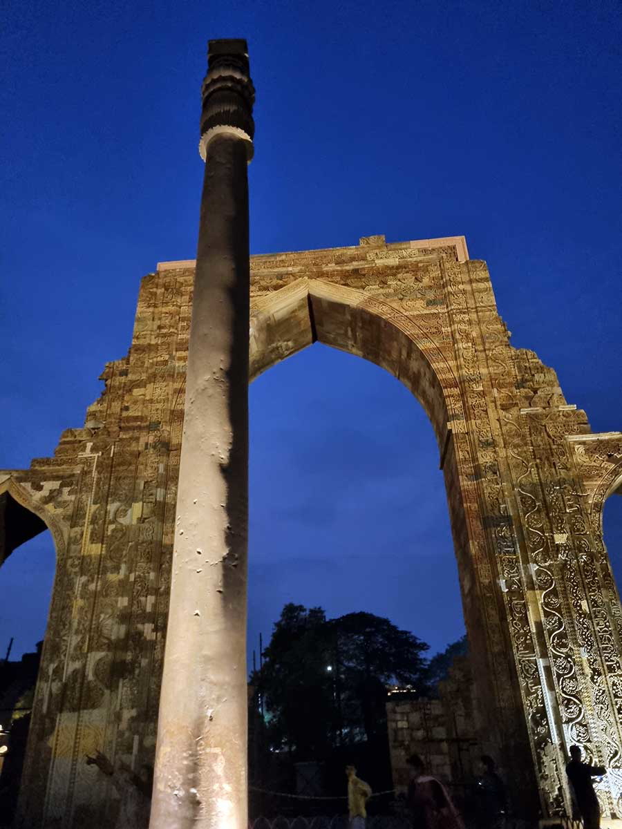 iron pillar qutub minar