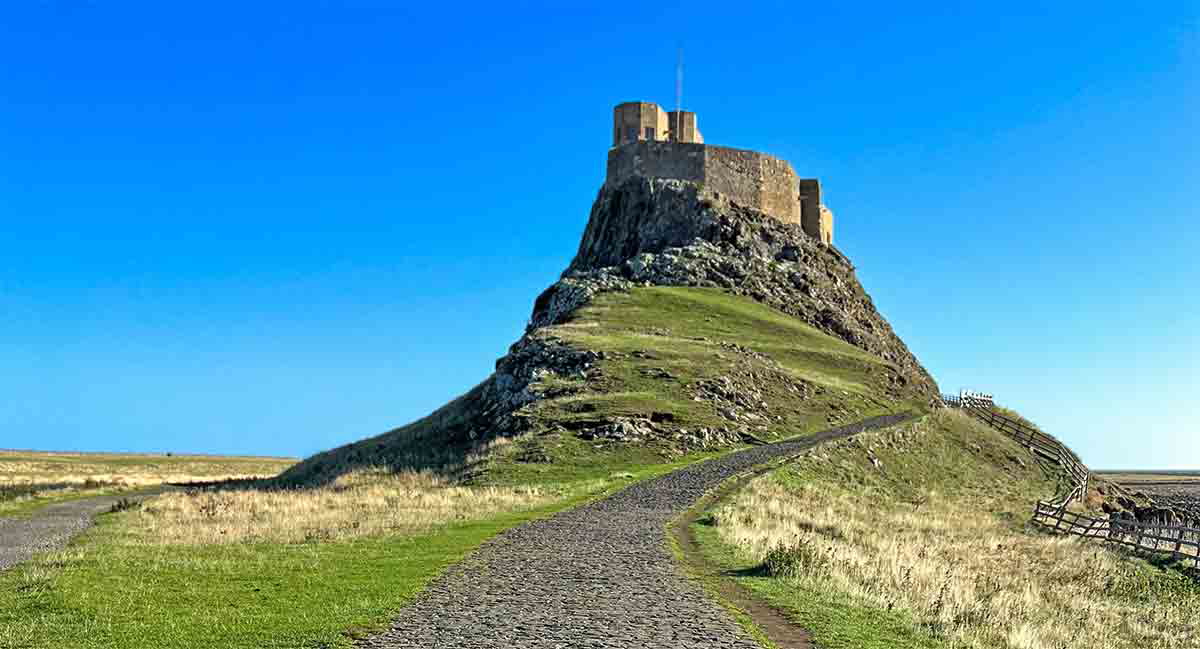 lindisfarne castle northumberland