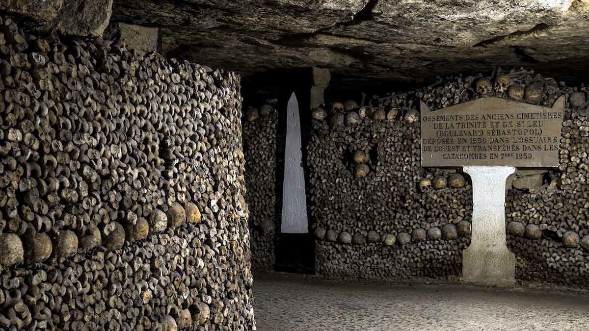 paris sights catacombs