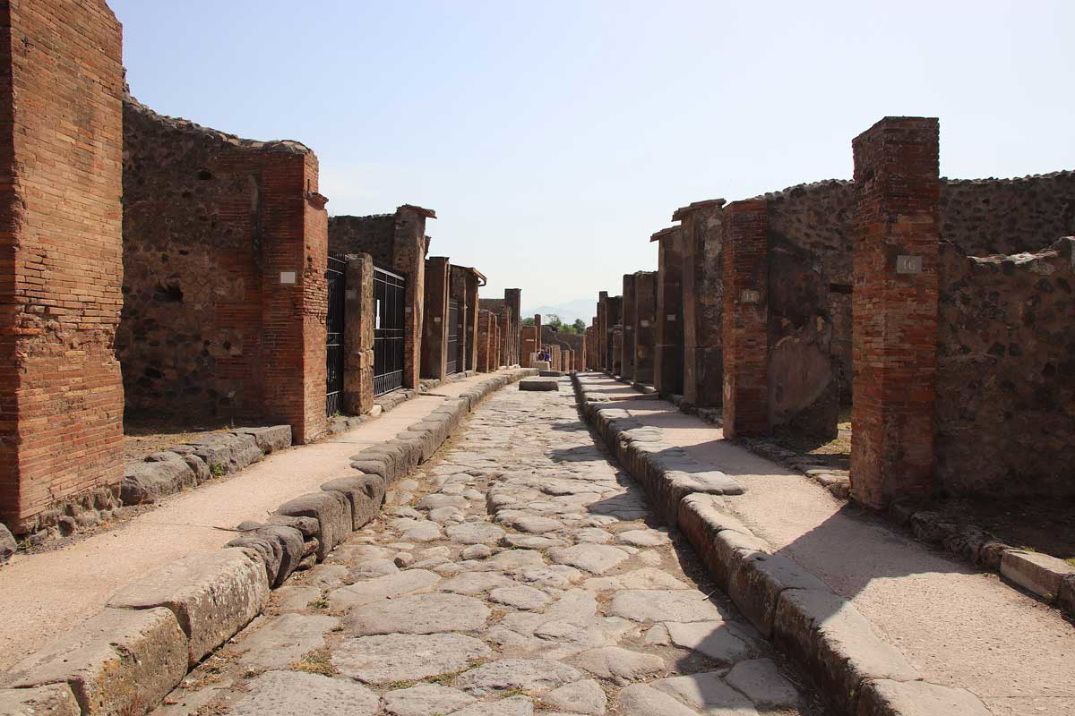 pompeii ruins street photo